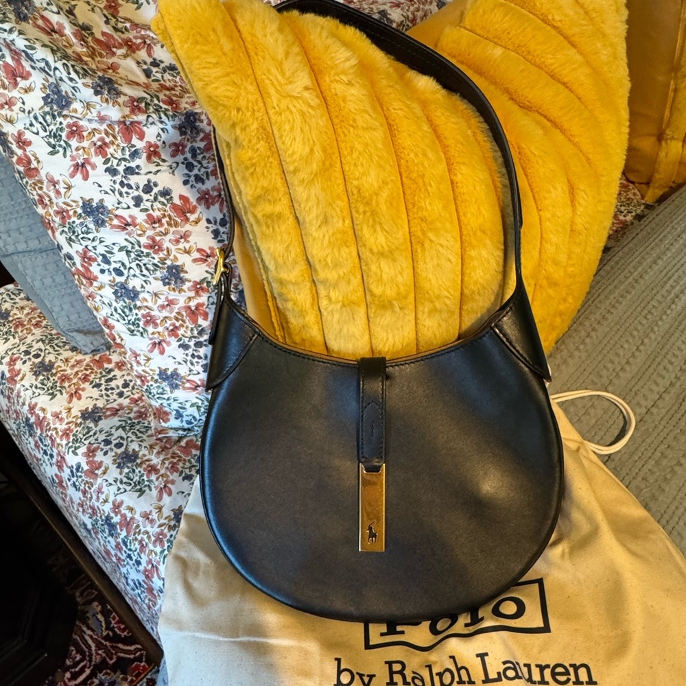 Polo ID Leather Small Shoulder Bag Black